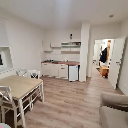 Apartment Tesla *